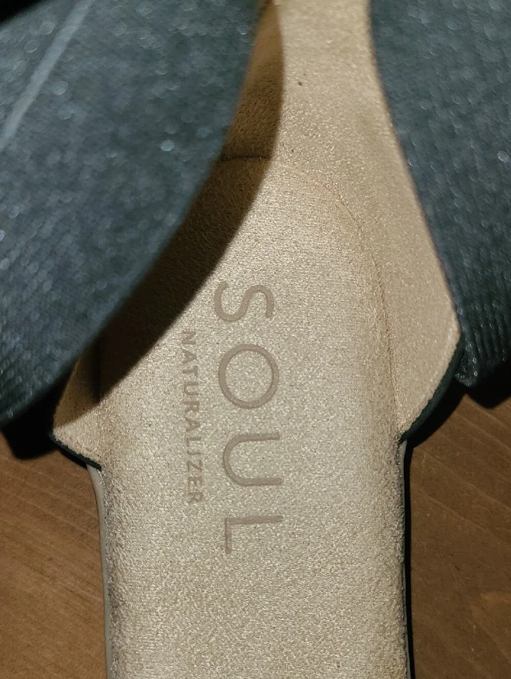 SOUL Naturalizer Black & Beige Cross-Strap Flats